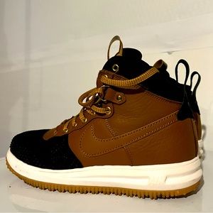 Nike Lunar Force 1 men’s DuckBoot in Tan size 10.5